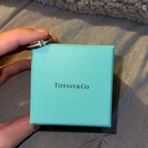 Tiffany & Co T Narrow Diamond Ring White Gold Size 7 with bumpers